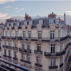 Junior Suite with balcony Tour Eiffel view